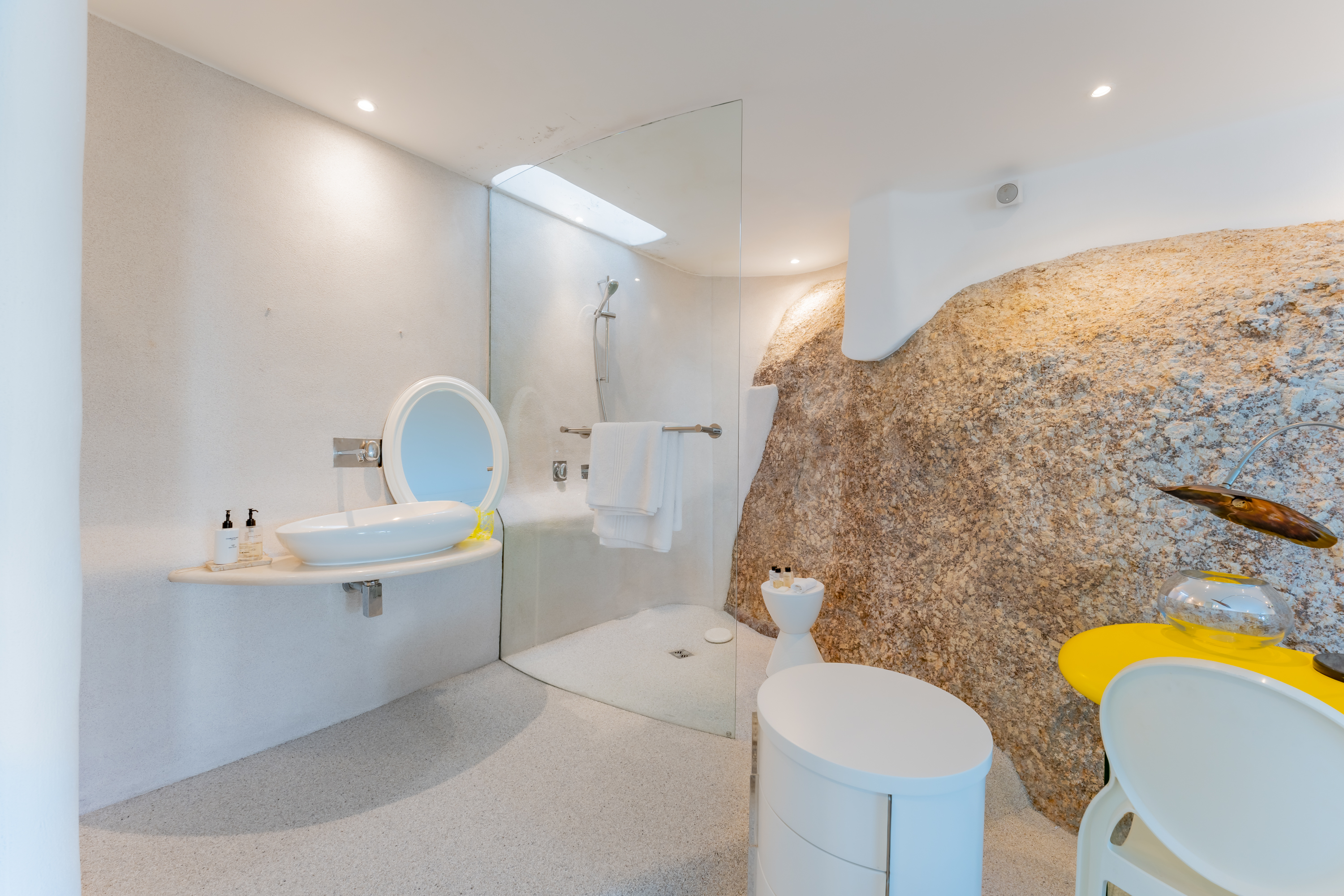 6 Bedroom Property for Sale in Bantry Bay Western Cape